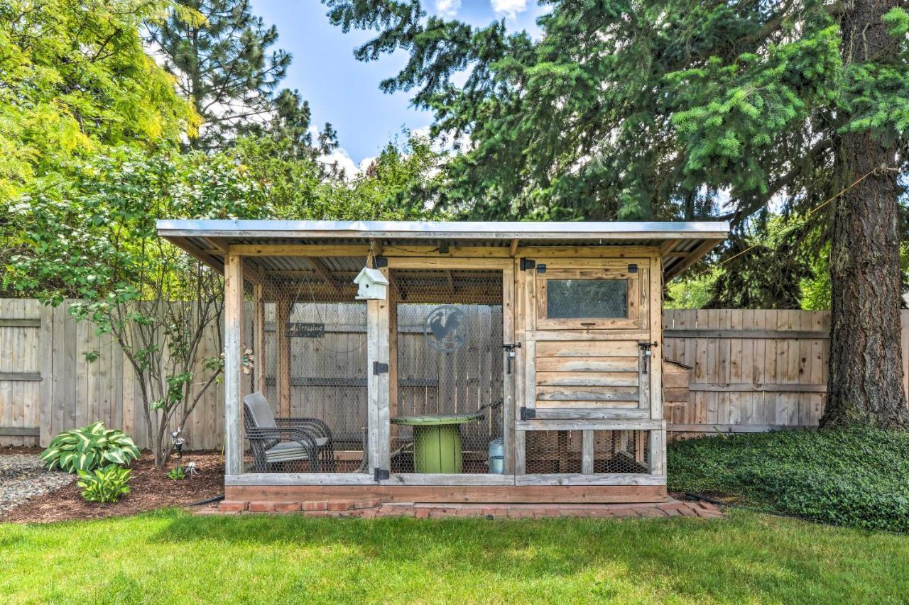 Central Medford Family Retreat With Large Yard! المظهر الخارجي الصورة