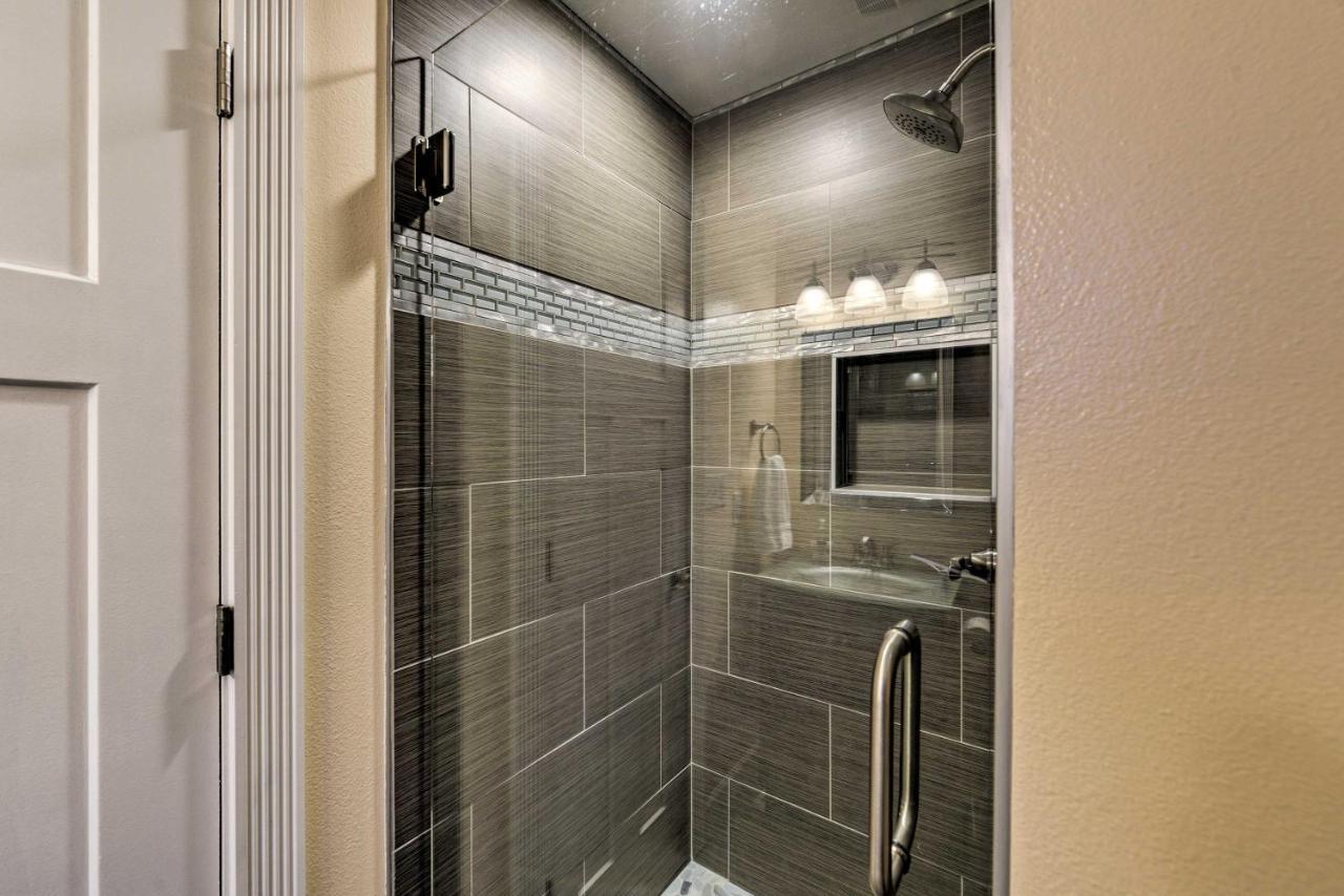 Central Medford Family Retreat With Large Yard! المظهر الخارجي الصورة